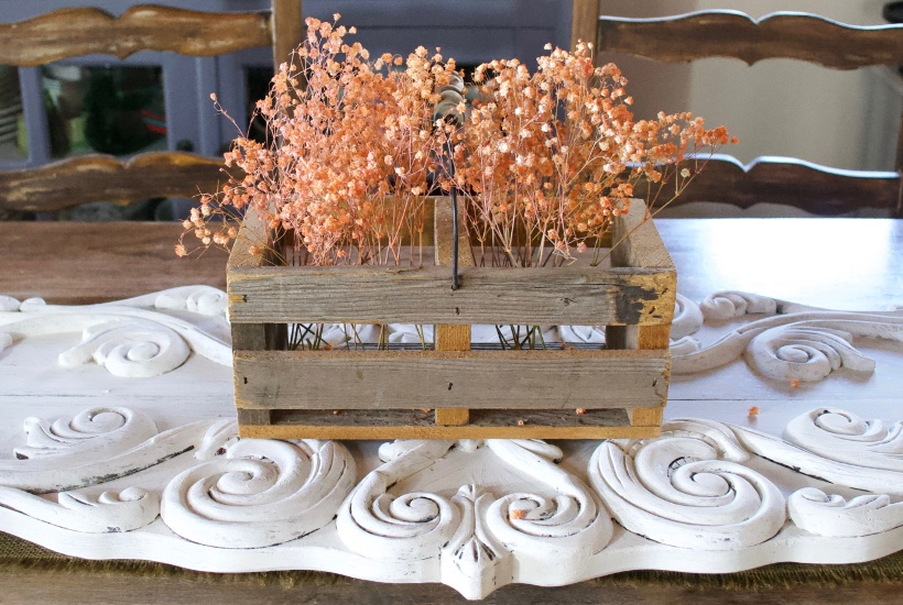 DIY Table Décor Made of Upcycled Material